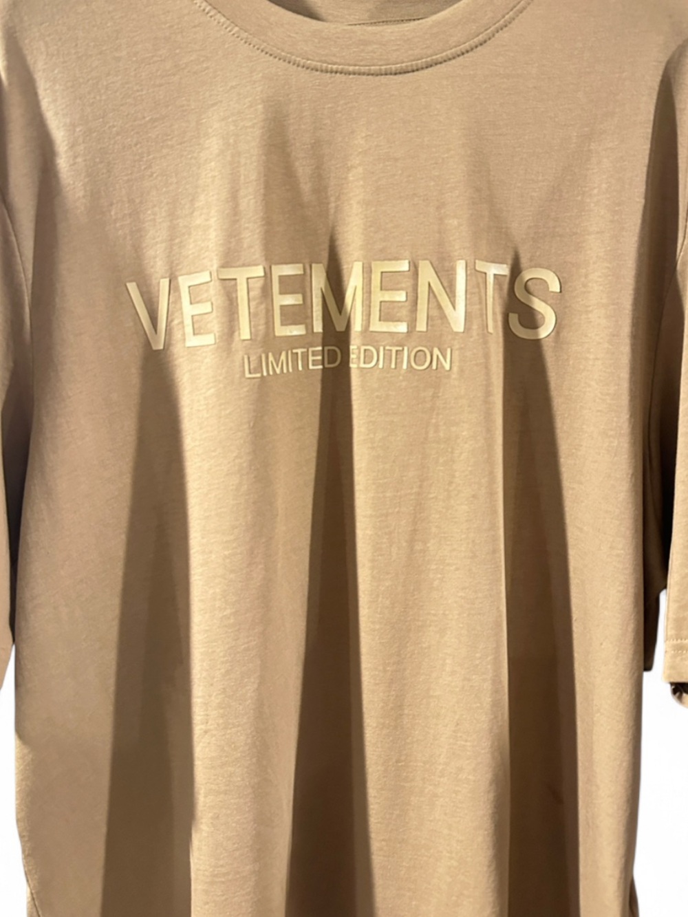 NWT Men’s Vetements Taupe Oversized Half-Sleeve T-shirt Size XL - Picture 2 of 5